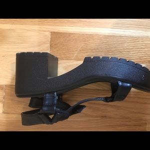 COPY - Chunky platform Sandals!!